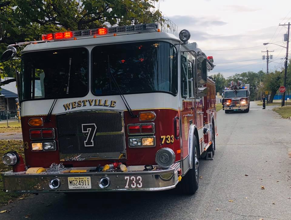 Station dispatched to Edgewater Ave for dwelling fire